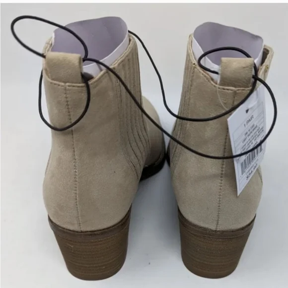 Universal Thread Briar Ankle Booties Light Taupe - Picture 2 of 9